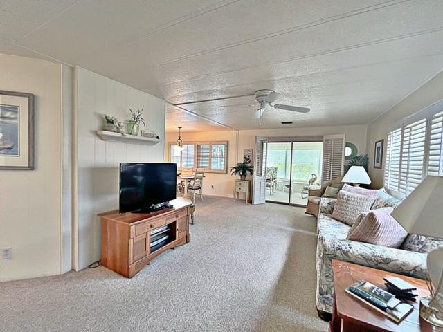 Full Living room